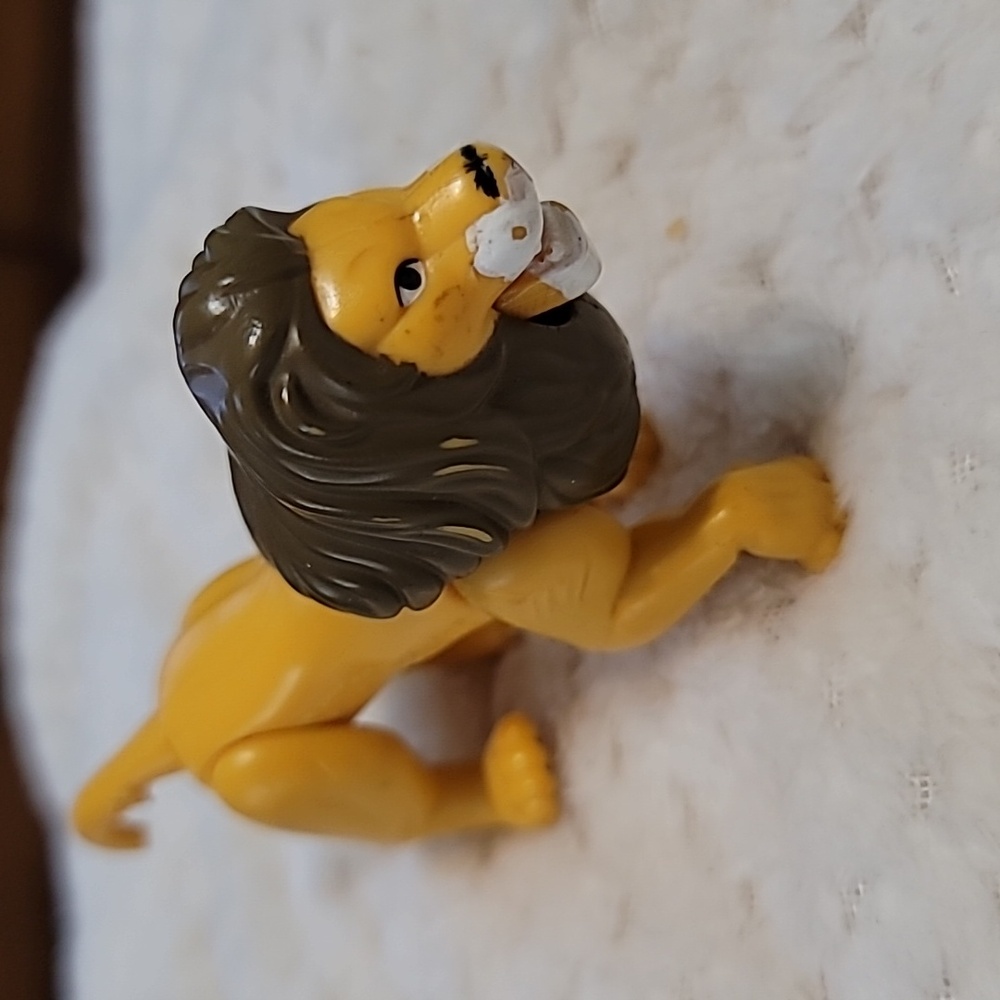 Vintage 1998 Lion King 3” Figure